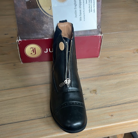 New in box with tags Justin English riding boots for kids - Picture 2 of 11